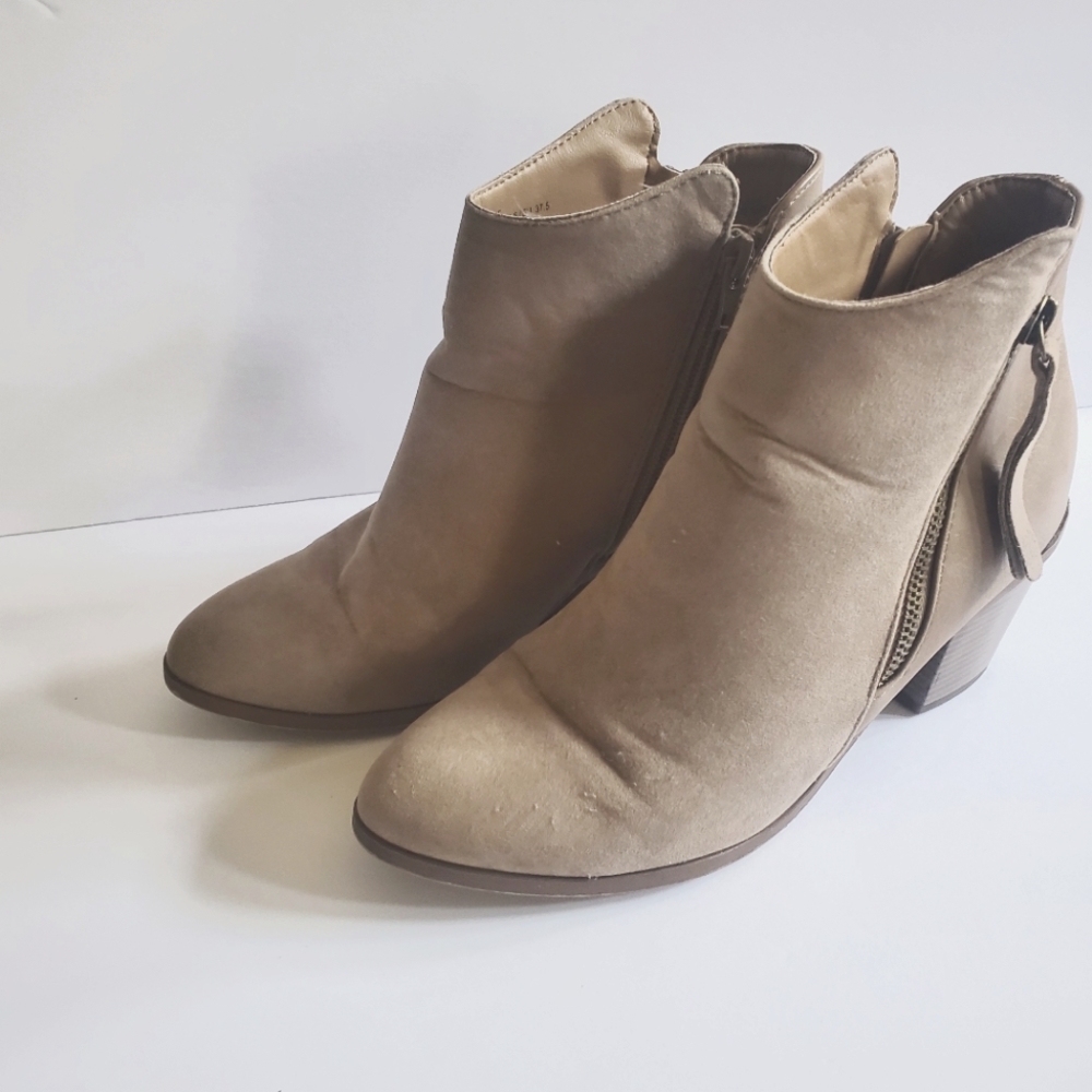 Ankle boots
